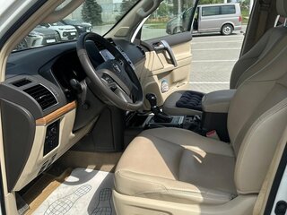 2021 Toyota Land Cruiser Prado 150 Series Рестайлинг 3, белый, 6500000 рублей, вид 5