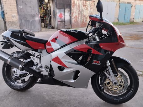 1998 Suzuki GSX-R 750, серый, 370000 рублей, вид 2