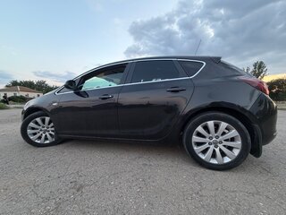 2015 Opel Astra J Рестайлинг, чёрный, 890000 рублей, вид 3