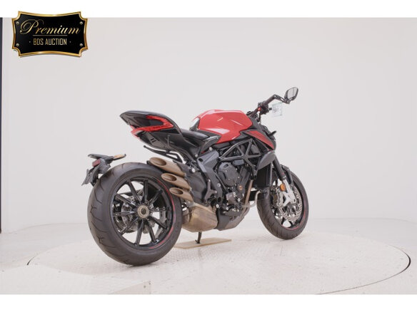 2021 MV Agusta Dragster 800, красный, 1000000 рублей - вид 4