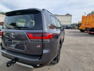 2021 Toyota Land Cruiser 300 Series, серый, 11000000 рублей, вид 4