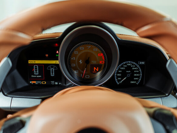 2011 Ferrari 458 Italia, красный - вид 22
