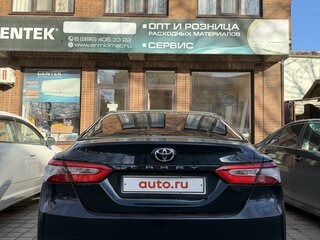 2018 Toyota Camry US Market VIII (XV70), синий, 2600000 рублей, вид 4