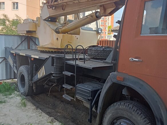 2007 КамАЗ 43118, оранжевый, 1500000 рублей