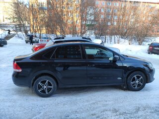 2014 Volkswagen Polo V, чёрный, 835000 рублей, вид 3