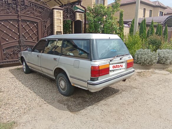 1993 Toyota Crown IX (S140), серебристый, 360000 рублей - вид 2