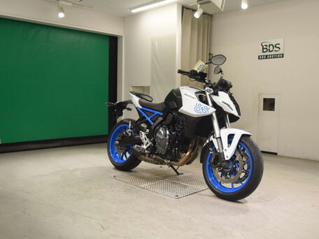 2023 Suzuki GSX-8S, белый, 900000 рублей, вид 3