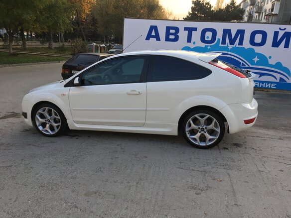 2005 Ford Focus II, белый, 700000 рублей