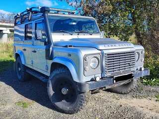 2010 Land Rover Defender Base Utility 110 I Рестайлинг, серебристый, 2500000 рублей, вид 2