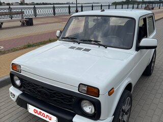 2018 Lada (ВАЗ) 2121 (4x4) Urban I Рестайлинг, белый, 750000 рублей, вид 2