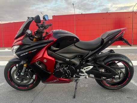 2017 Suzuki GSX-S 1000 F, красный, 880000 рублей, вид 2