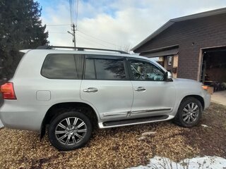 2015 Toyota Land Cruiser 200 Series Рестайлинг 1, серебристый, 4299000 рублей, вид 1
