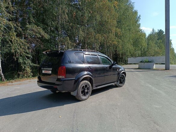 2007 SsangYong Rexton I, чёрный, 700000 рублей - вид 2