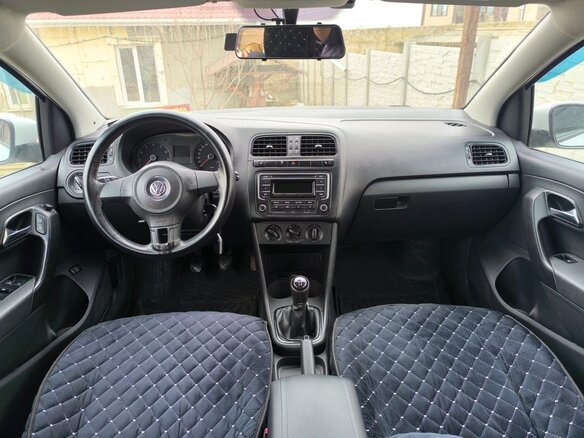 2013 Volkswagen Polo V, белый, 850000 рублей - вид 5