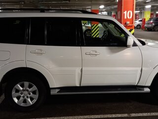 2015 Mitsubishi Pajero IV Рестайлинг 2, белый, 1900000 рублей, вид 3