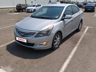2015 Hyundai Solaris I Рестайлинг, серебристый, 980000 рублей, вид 1