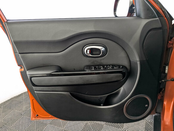 2018 Kia Soul II Рестайлинг, оранжевый - вид 18
