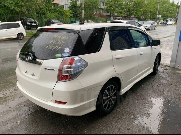 2014 Honda Fit Shuttle I Рестайлинг, белый, 1100000 рублей - вид 4
