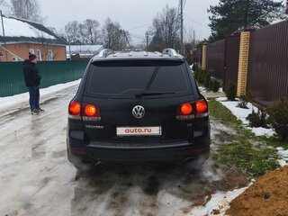 2007 Volkswagen Touareg I Рестайлинг, чёрный, 1000000 рублей, вид 2