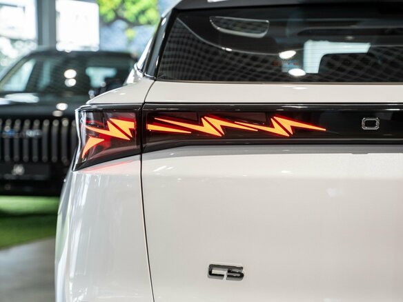 2026 Omoda C5 II, белый, 2879000 рублей - вид 12