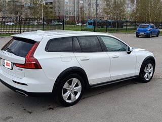 2019 Volvo V60 Cross Country II, белый, 2950000 рублей, вид 5