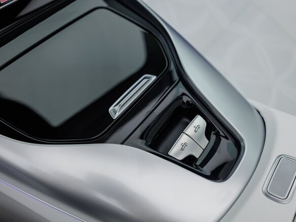 2025 Mercedes-Benz Maybach SL, белый - вид 26