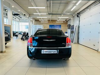 2012 Chrysler 300C II, чёрный, 1649900 рублей, вид 5