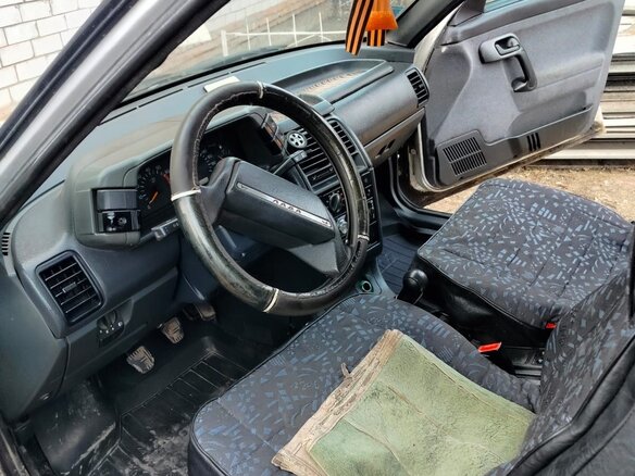 2004 Lada (ВАЗ) 2110, серебристый, 200000 рублей - вид 2
