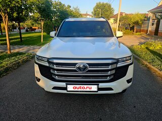 2024 Toyota Land Cruiser 300 Series, белый, 11500000 рублей, вид 2