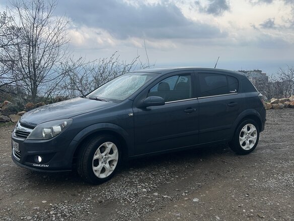 2007 Opel Astra H Рестайлинг, серый, 620000 рублей - вид 3