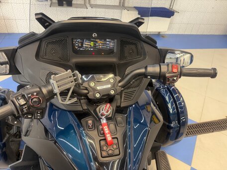 2023 BRP Can-Am Spyder, синий, 2500000 рублей, вид 3