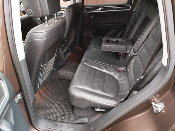2012 Volkswagen Touareg II, коричневый, 1600000 рублей - вид 26