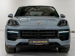 2026 Porsche Cayenne GTS Coupé III Рестайлинг, серый, 21990000 рублей, вид 3