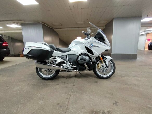 2022 BMW R 1250 RT, белый - вид 1