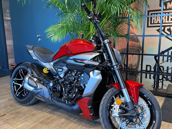 2026 Ducati XDiavel V4, красный, 3600000 рублей - вид 6