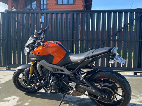 2014 Yamaha MT-09 (FZ-09), оранжевый, 700000 рублей, вид 4