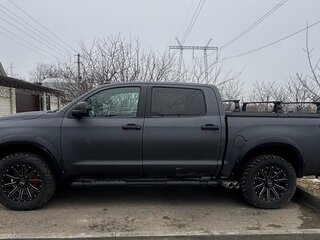 2010 Toyota Tundra CrewMax II, серый, 4500000 рублей, вид 4