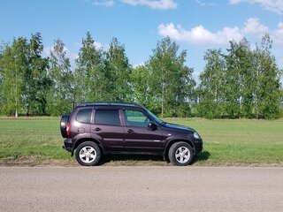 2014 Chevrolet Niva I Рестайлинг, коричневый, 800000 рублей, вид 3