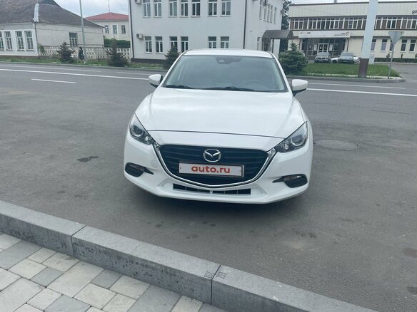 2018 Mazda 3 III (BM) Рестайлинг, белый, 1750000 рублей - вид 1