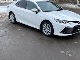 2022 Toyota Camry VIII (XV70) Рестайлинг, белый, 3600000 рублей, вид 5
