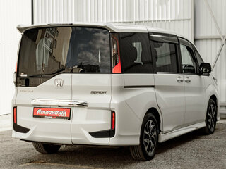 2019 Honda Stepwgn Spada V Рестайлинг, белый, 2190000 рублей, вид 5