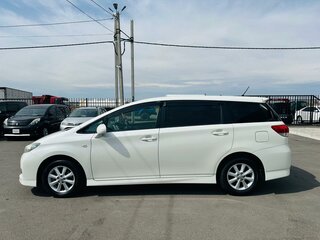 2011 Toyota Wish II, белый, 1229000 рублей, вид 3