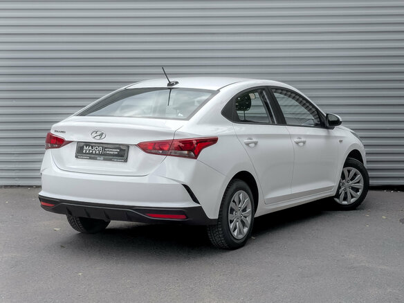 2022 Hyundai Solaris II Рестайлинг, белый, 1565000 рублей - вид 4