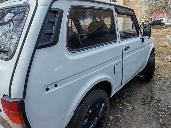 1995 Lada (ВАЗ) 2121 (4x4) I Рестайлинг, белый, 380000 рублей - вид 10