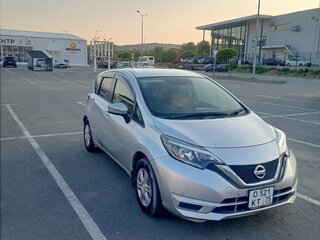 2018 Nissan Note II Рестайлинг, серебристый, 1217000 рублей, вид 5