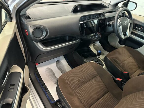 2014 Toyota Aqua I, серый, 1099999 рублей - вид 12