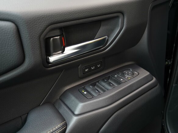 2026 Toyota Land Cruiser Prado 250 Series, чёрный - вид 17