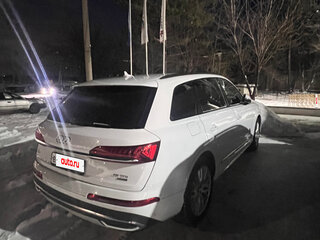 2020 Audi Q7 45 TDI II (4M) Рестайлинг, белый, 5850000 рублей, вид 3
