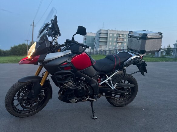 2015 Suzuki V-Strom 1000, красный, 750000 рублей