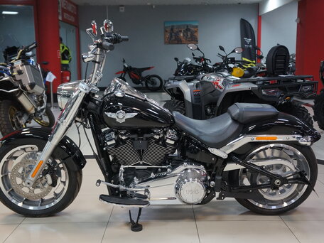 2022 Harley-Davidson Fat Boy, чёрный, 2500000 рублей, вид 2